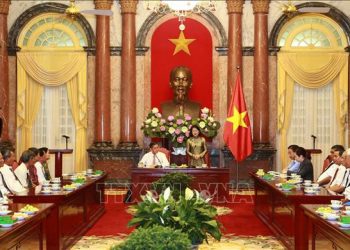 당 티 응옥 틴 (Đặng Thị Ngọc Thịnh) 국가부주석, 짜빈 (Trà Vinh) 성 유공자 대표단 접견