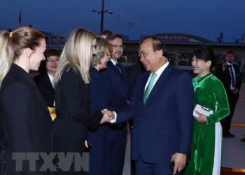 응우옌 쑤언 푹 총리, 루마니아 및 체코 마무리 귀국