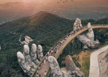 골든 브리지 (Cầu Vàng), 세계에서 가장 아름다운 다리