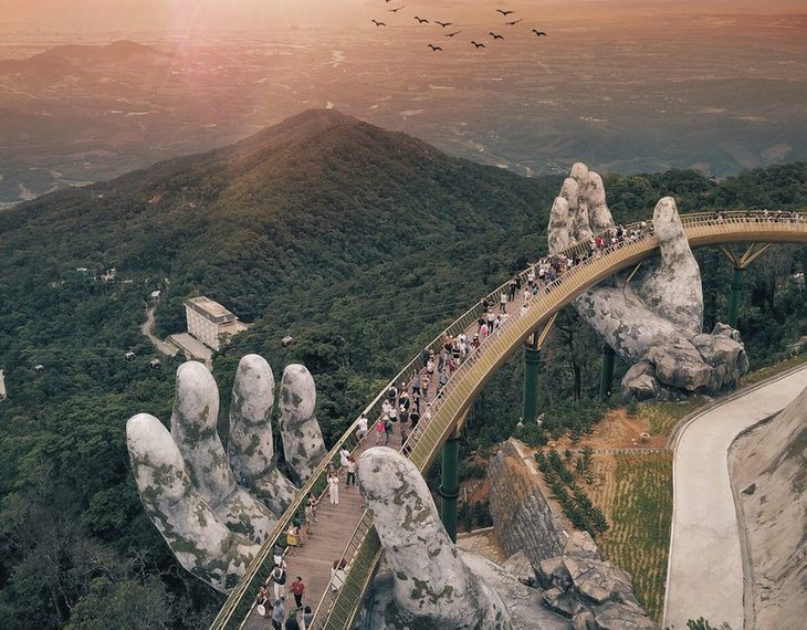 골든 브리지 (Cầu Vàng), 세계에서 가장 아름다운 다리