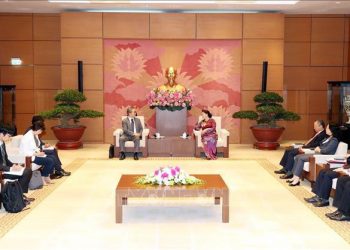 베트남 국회의장 일본대사 접견