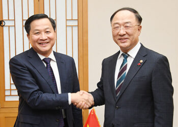 홍남기 “공급망 협력 강화해야”…베트남 경제부총리 면담