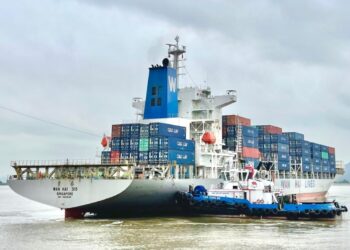 2022년 첫 선박을 환영하는 하이퐁 컨테이너 터미널