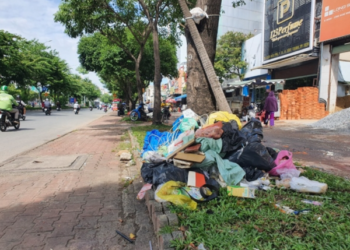 베트남 8월부터 길가에 쓰레기 버리면 벌금