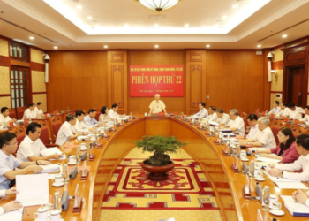 베트남 공산당 국가 지도부 회의…..”295명 무더기 징계”