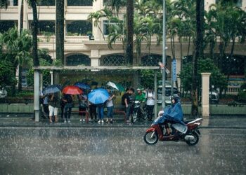 하노이 등 베트남 북부 주말까지…..”200mm 폭우 예보”