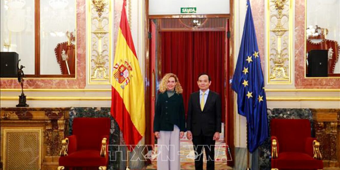 Tran Luu Quang 부총리, 스페인 공식 방문 시작