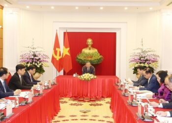 베트남과 한국 정상 전화 회담 후 포괄적 전략적 동반자 관계 강화